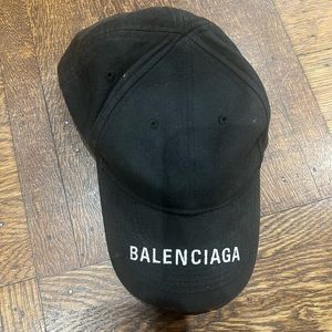Balenciaga cap- classic style
